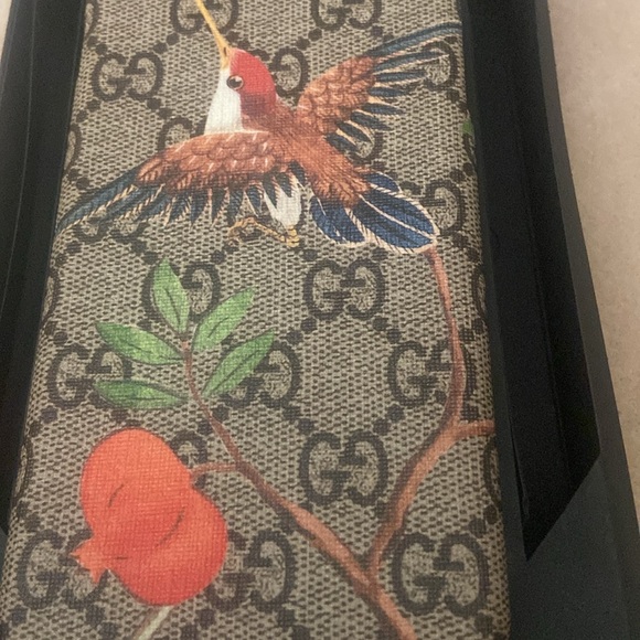 Gucci IPhone 8 Plus - Picture 3 of 6